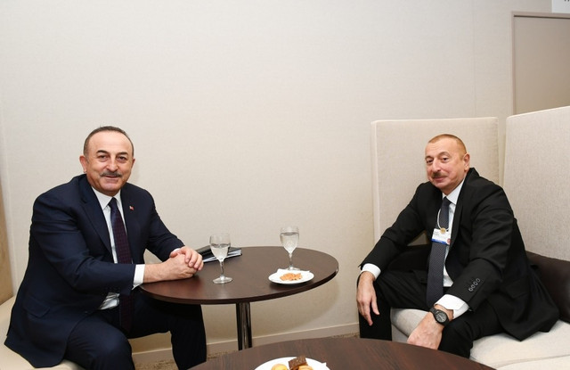 Prezident İlham Əliyev Çavuşoğlu ilə görüşdü 