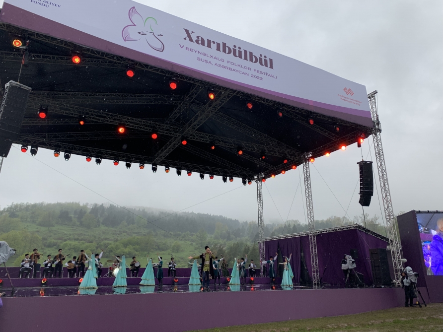 Prezident və birinci xanım Şuşada V “Xarıbülbül” Festivalının açılışında iştirak ediblər - YENİLƏNİB